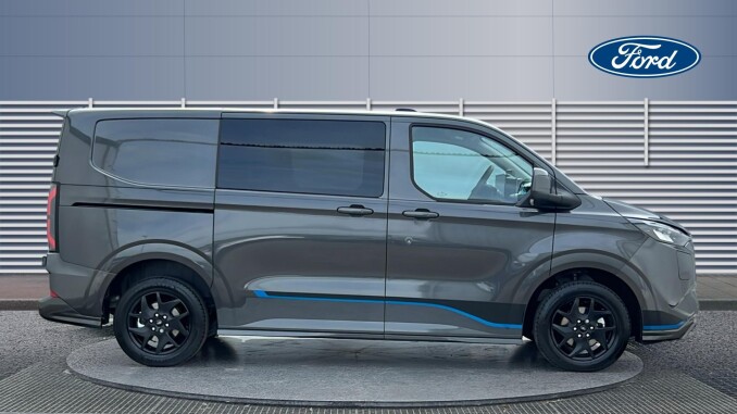 Ford Transit Custom 320 L1 Petrol Fwd 2.5 PHEV 232ps H1 Double Cab Van Sport Auto [NI] - Image 5